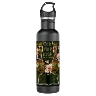 Gracie Abrams erhält ein lustiges Geschenk. Edelstahlflasche