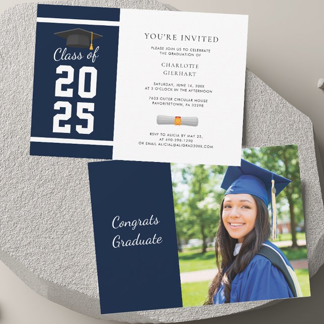 Grad 2025 Navy Blue Foto Graduation Party Einladung (Grad 2025 Navy Blue Photo Graduation Party Invitation)