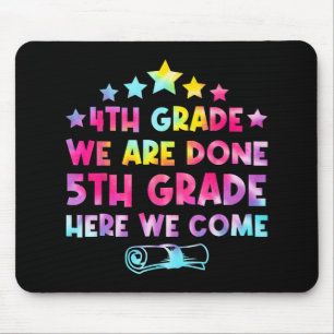 Grad Abschluss Gefärbte Krawatte 5. Klasse Hier ko Mousepad