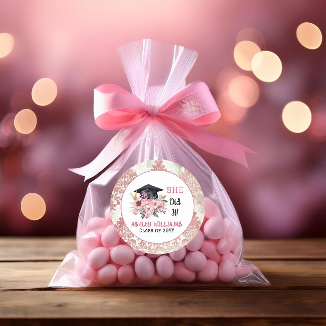 Grad Cap und Pink Florals sie es getan Runder Aufkleber ("SHE Did It!" Grad Cap and Pink Floral Swag Bouquet Graduate Graduation Classic Round Sticker)