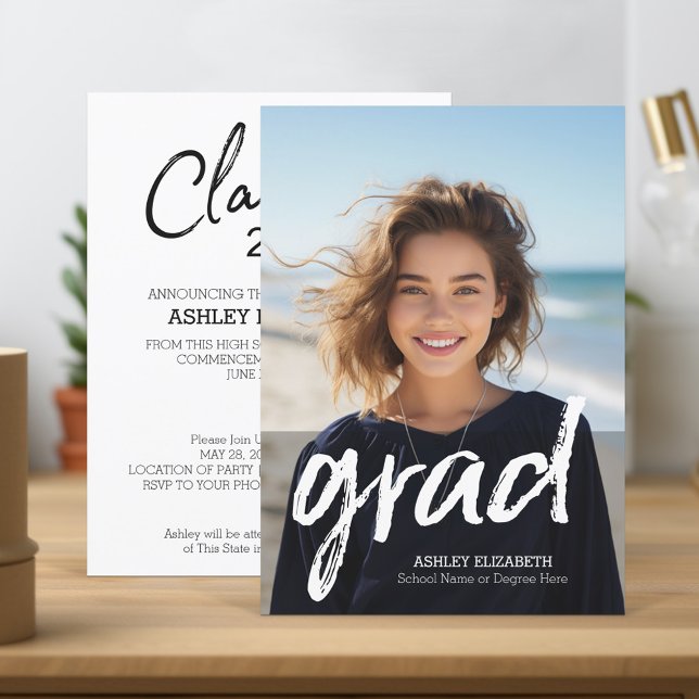 Grad Trendy Graduation Faire-part photo verticale (Trendy Grad Announcement and Party Invitation)