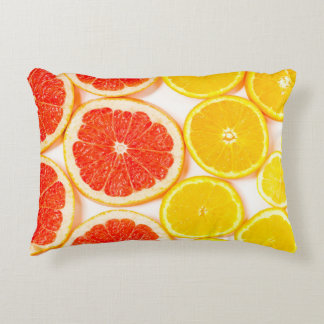 Gradient color citrus slices on white backgroundab dekokissen