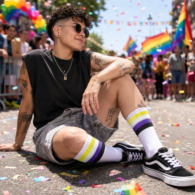 Gradient Nichtbinäre Pride-Flagge Socken (Von Creator hochgeladen)
