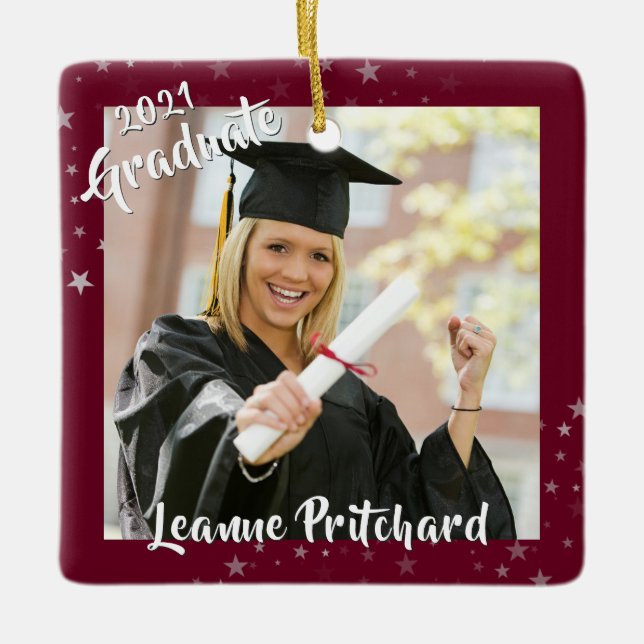 Graduate 2 Foto Maroon Brush Script Stars Keramikornament (Vorderseite)