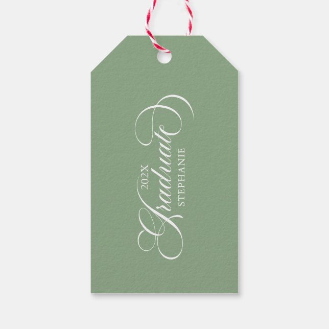 Graduate Elegant Green White Script Typografie Geschenkanhänger (Rückseite)