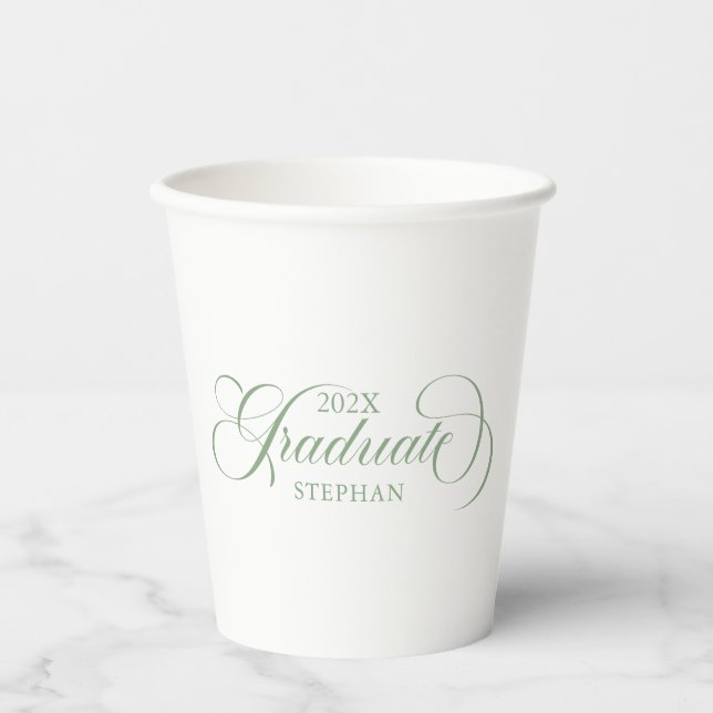 Graduate Elegant Sage Green Script Typografie Pappbecher (Vorderseite)