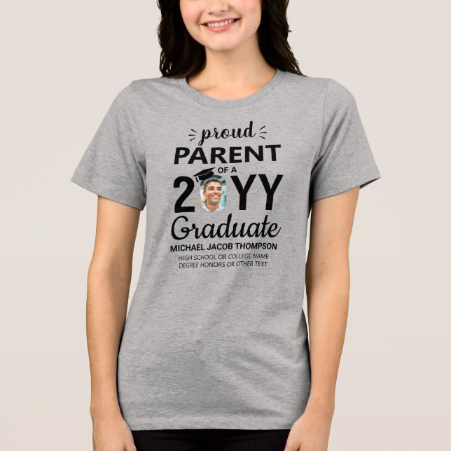 Graduate Foto Class Year Proud Parud Abschluss Tri-Blend Shirt (Vorderseite)