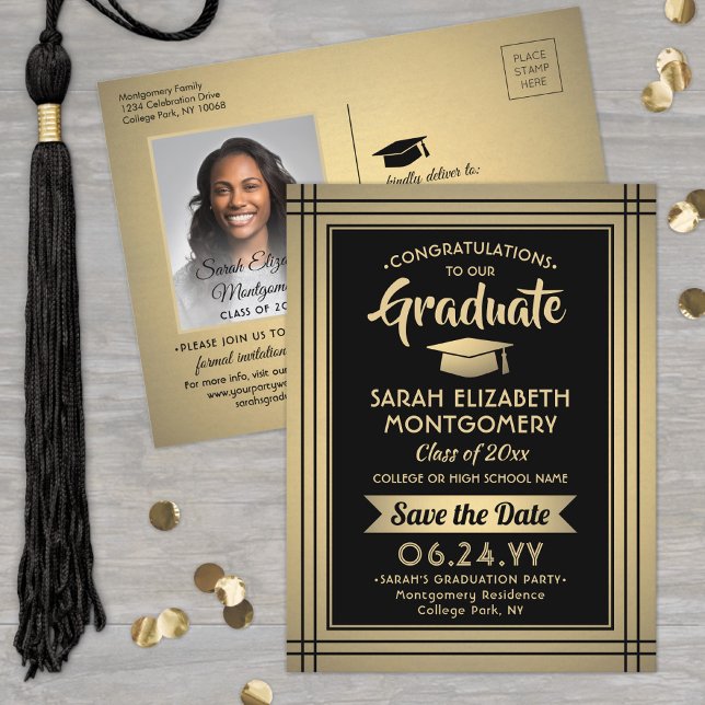 Graduate Glückwunschs Black & Gold Save the Date F Ankündigungspostkarte (Von Creator hochgeladen)