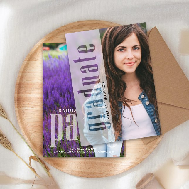 Graduate Modern Minimalistisch Foto Simple Typogra Ankündigung (Graduate modern style photo invitation announcement with creative typography. )