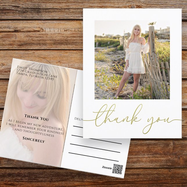 Graduate Modern Simple Trendy Minimalistisch Danke Postkarte (Graduation photo postcard with a two-photo template and gold calligraphy.)