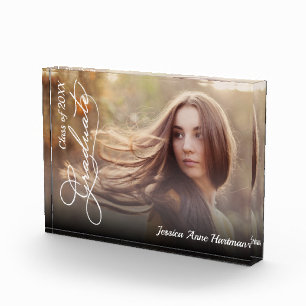 GRADUATE Name Class of Text Overlay Fotoblock