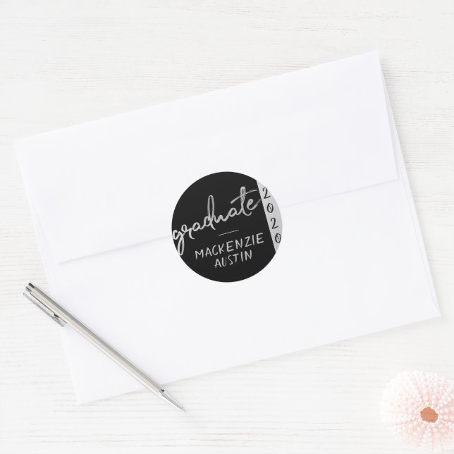 Graduate Silver Script | Trendy Imitats Metallic Runder Aufkleber (Umschlag)