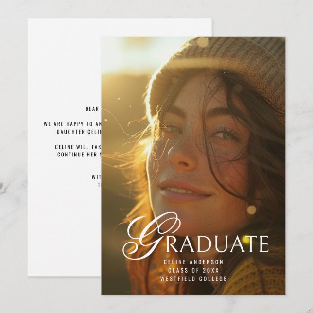 Graduate Unique Typografy Full Foto Abschluss Ankündigung (Vorne/Hinten)