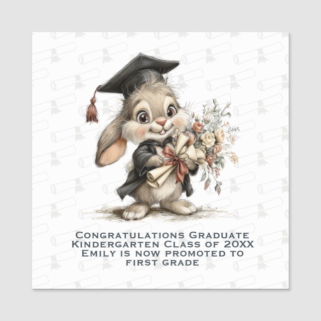 Graduation Bunny – Cute Diploma Pattern Namensschild (Vorderseite)