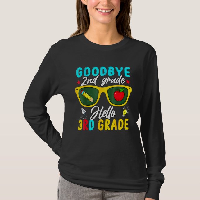 Graduation Goodbye 2nd Grade Hello 3rd Grade Back  T-Shirt (Vorderseite)
