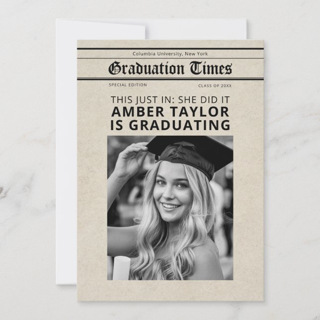 Graduation Newspaper “This Just In” B&W Photo Einladung (Vorderseite)