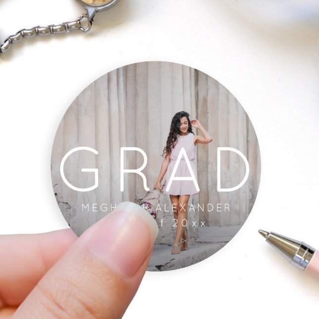 Graduierendes Foto und Name-Aufkleber Runder Aufkleber (Von Creator hochgeladen)