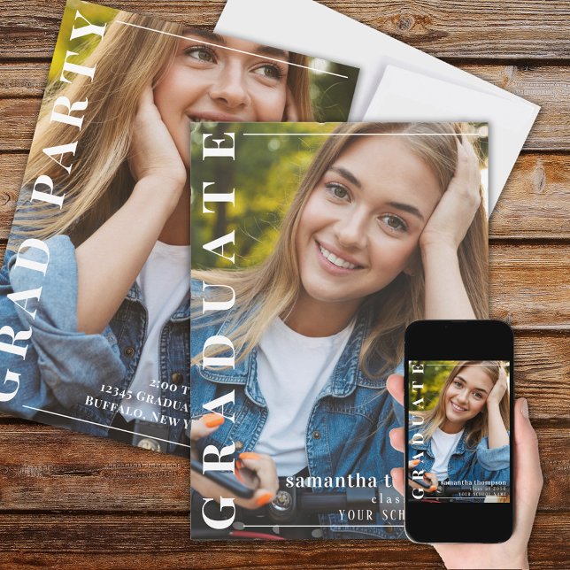 Graduiertenvorlage Minimalistisch fett Einladung (Graduation "graduate" typography photo announcement. )