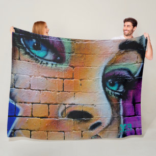 Graffiti Girl Lila Blue Hübsch Eyes Monogram Fleecedecke
