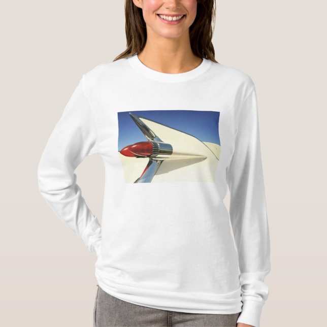 Grafik: Nahaufnahme der Flosse und des Rücklichtes T-Shirt (Vorderseite)