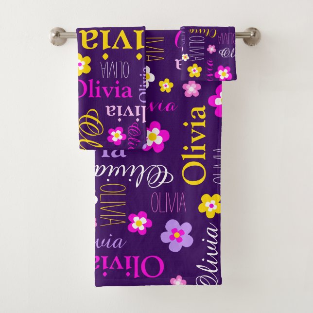 Grafische Blume und Text olivia lila rosa Badhandtuch Set (Insitu)