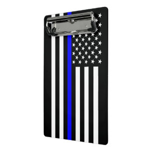 Grafisches dünnes Blue Line zeigen US-Flagge an Mini Klemmbrett