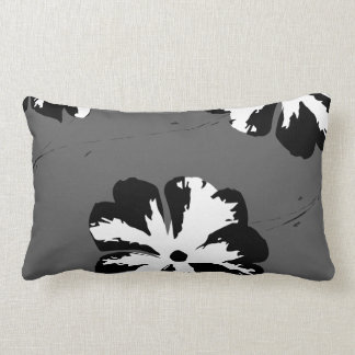 Grafisches Pansy-Grau, Schwarzes u. Weiß Lendenkissen