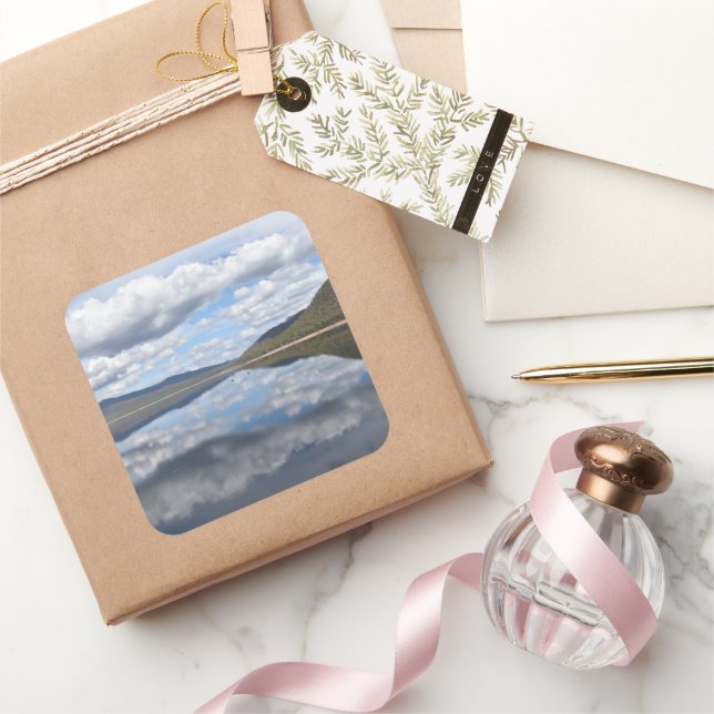 Grampians Reflected Quadratischer Aufkleber (Schenken)