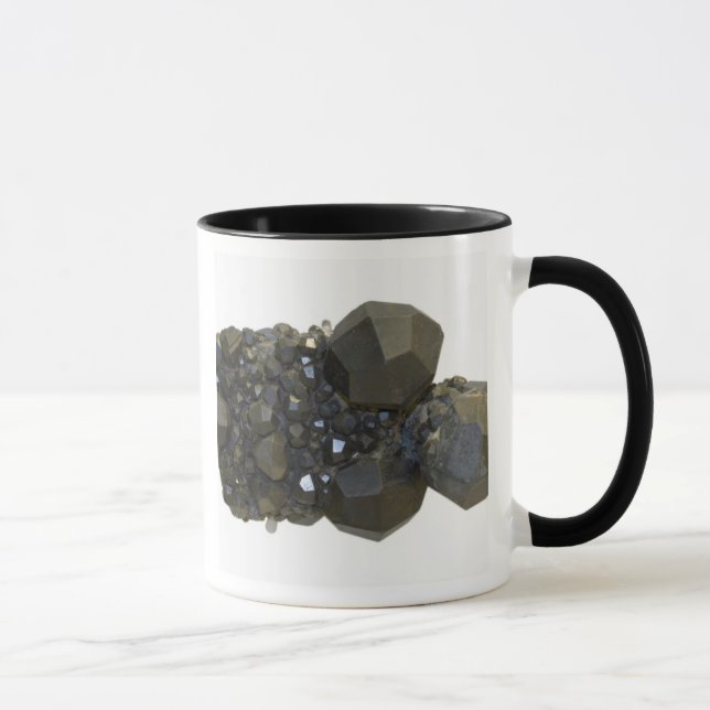 Granat in der natürlichen Form Tasse (Rechts)