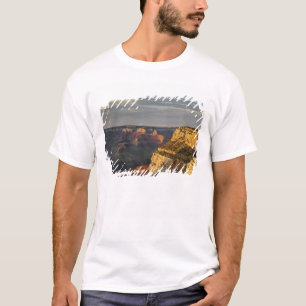 Grand Canyon von der Südumrandung bei Sonnenunterg T-Shirt