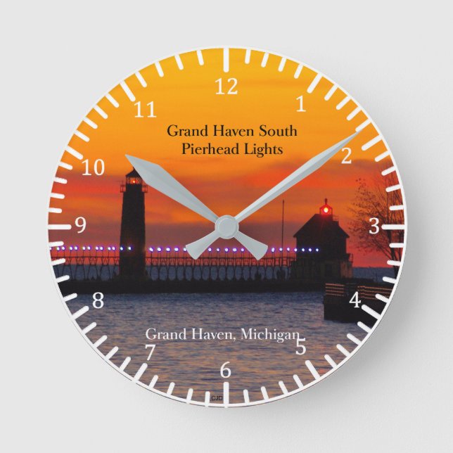 Grand Haven South Pierhead Lights Sonnenuntergang Runde Wanduhr (Vorderseite)