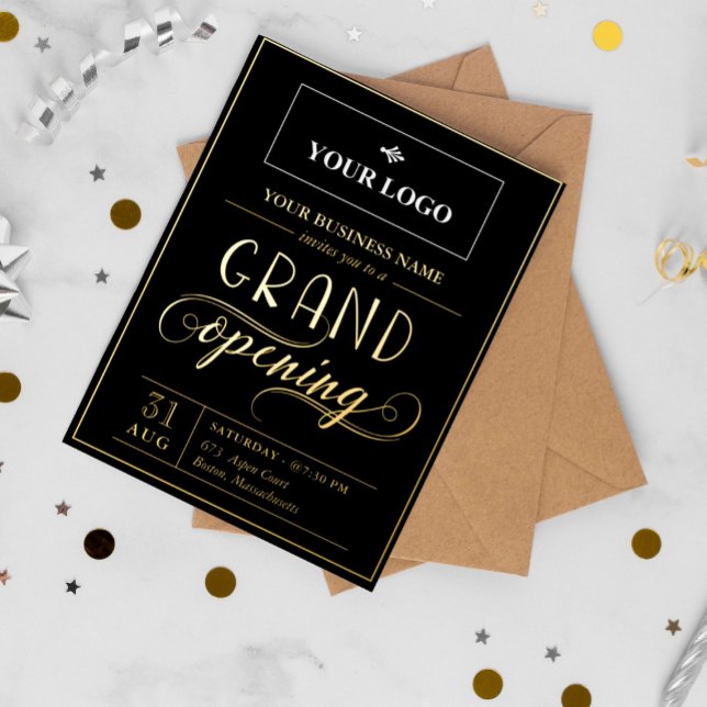 Grand Opening von Schwarz-Gold-Logos Folie Einladungspostkarte (Von Creator hochgeladen)