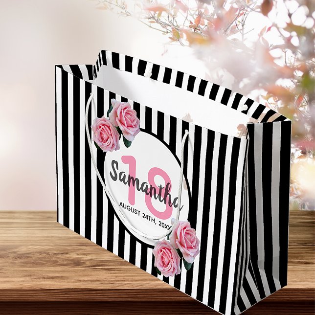 Grand Sac Cadeau 18e anniversaire noir blanc rayures rose roses nom (Créateur téléchargé)
