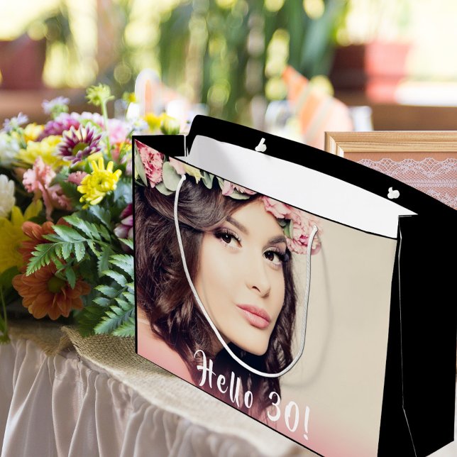 Grand Sac Cadeau 30th birthday photo hello 30 black (Créateur téléchargé)