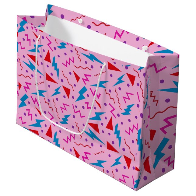 Grand Sac Cadeau 80s 90s Memphis style géométrique rose (Devant Angle)