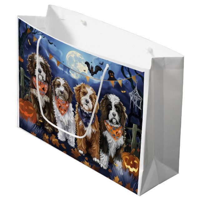 Grand Sac Cadeau Bernedoodle Halloween Éffrayant (Devant Angle)