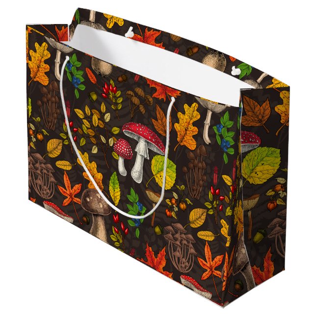 Grand Sac Cadeau Champignons d'automne, feuilles, noix et baies sur (Dos Angle)