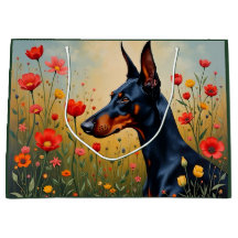 Doberman dans un champ de fleurs