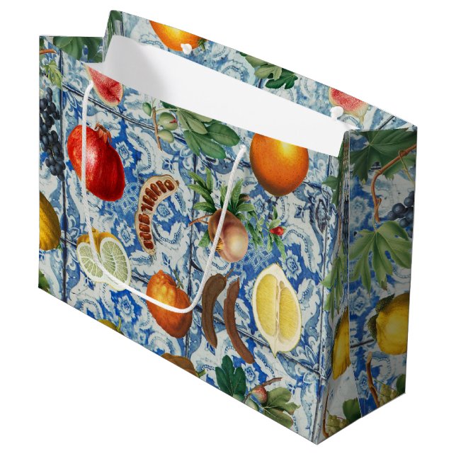 Grand Sac Cadeau Fruit d'été méditerranéen & Mosaïque Bleue Blanc (Devant Angle)