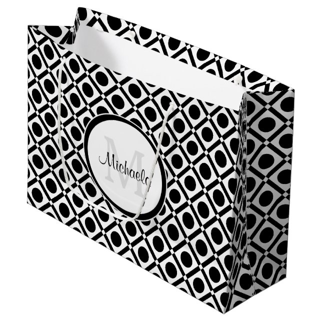Grand Sac Cadeau Monogramme et nom géométrique noir et blanc modern (Devant Angle)