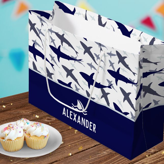 Grand Sac Cadeau Motif de requin bleu avec nom garçon fête d'annive (Créateur téléchargé)