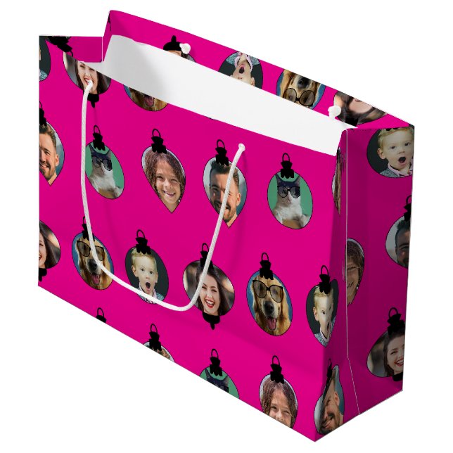 Grand Sac Cadeau Noël Amusant Famille Visages Ornements Rose (Devant Angle)
