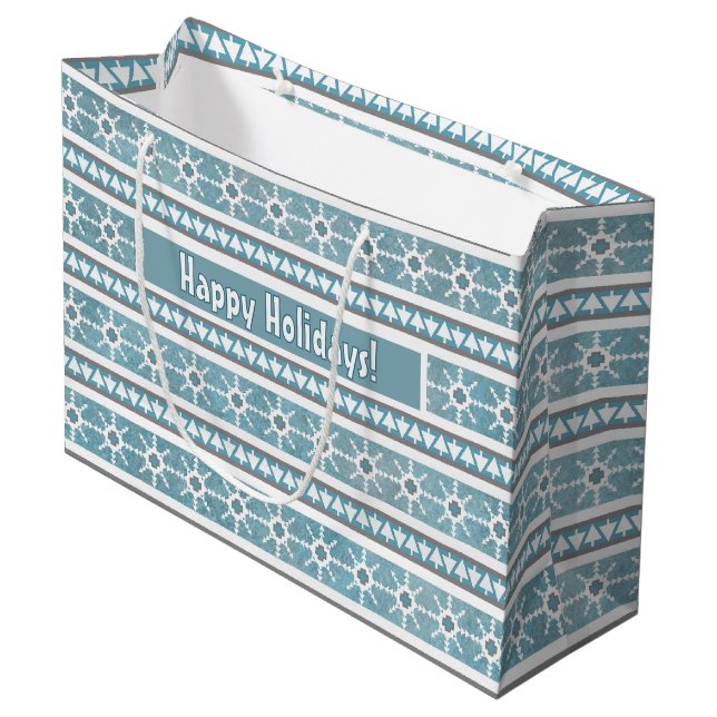 Grand Sac Cadeau Southwest Winter Snowflakes & Pine Trees Bleu (Devant Angle)