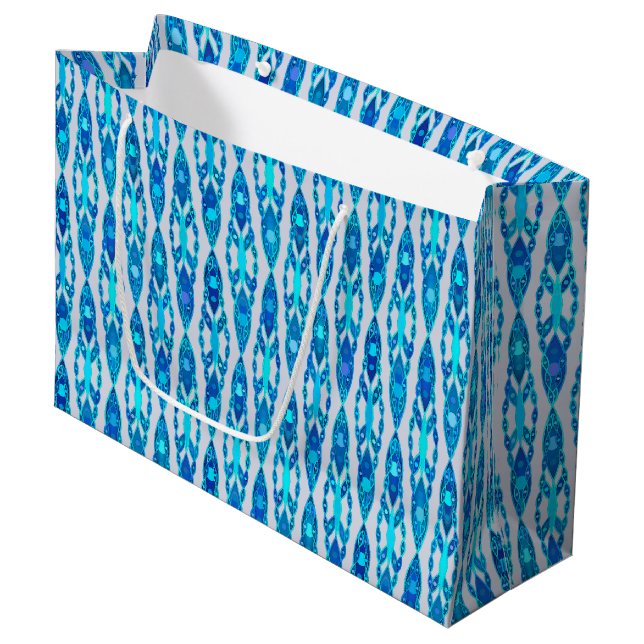 Grand Sac Cadeau Tribal Batik - Sapphire Blue et Silver Grey (Devant Angle)