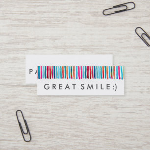 Grand salaire de sourire de RAK il en avant cartes