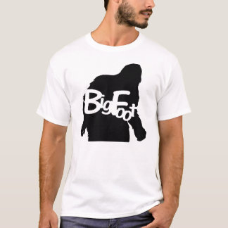 Grand T-shirt de blanc d'hommes de pied