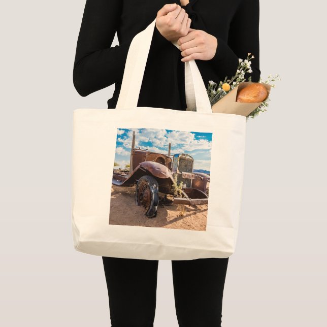 Grand Tote Bag Voiture ancienne et abandonnée #3 à Solitaire (Devant (produit))