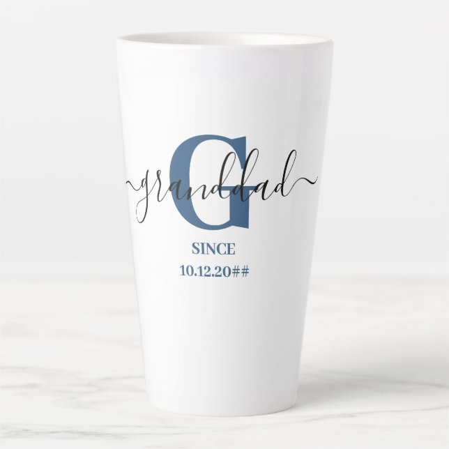 Granddad Elegant Script Monogram Blue Milchtasse (Vorderseite)