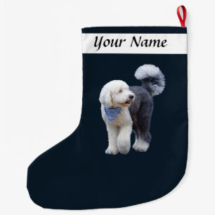 Grande Chaussette De Noël Sheepadoodle avec écharpe bleue à carreaux