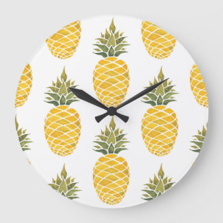 Grande Horloge Ronde Ananas Peint À La Main : Aquarelle Sans Couleur.